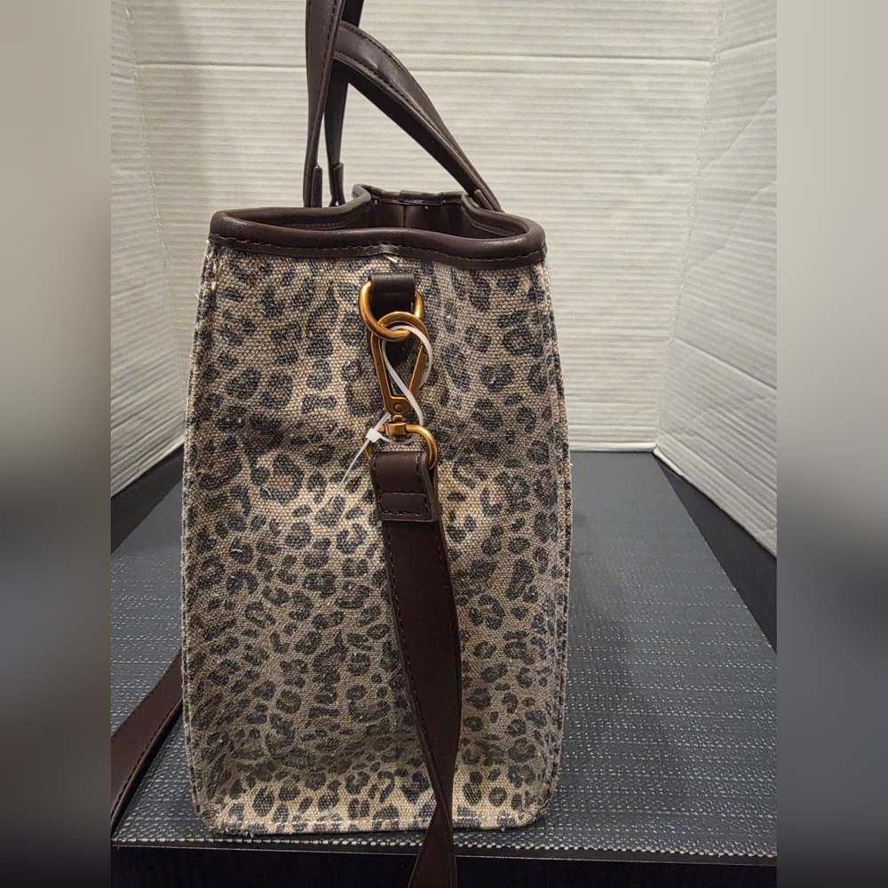 Betsey Johnson With Cowboy Boot Chain Leopard Bag. - Picture 6 of 16